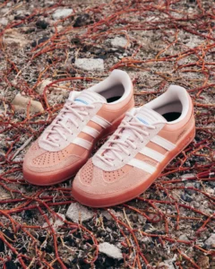 Bad Bunny tôn vinh quê hương Puerto Rico qua đôi giày adidas Originals Gazelle