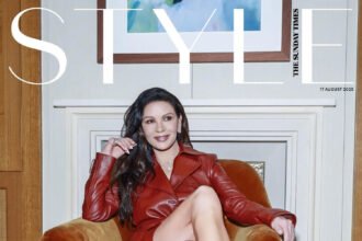 The Sunday Times Style 17/08/2025: Catherine Zeta-Jones chụp bởi James D. Kelly