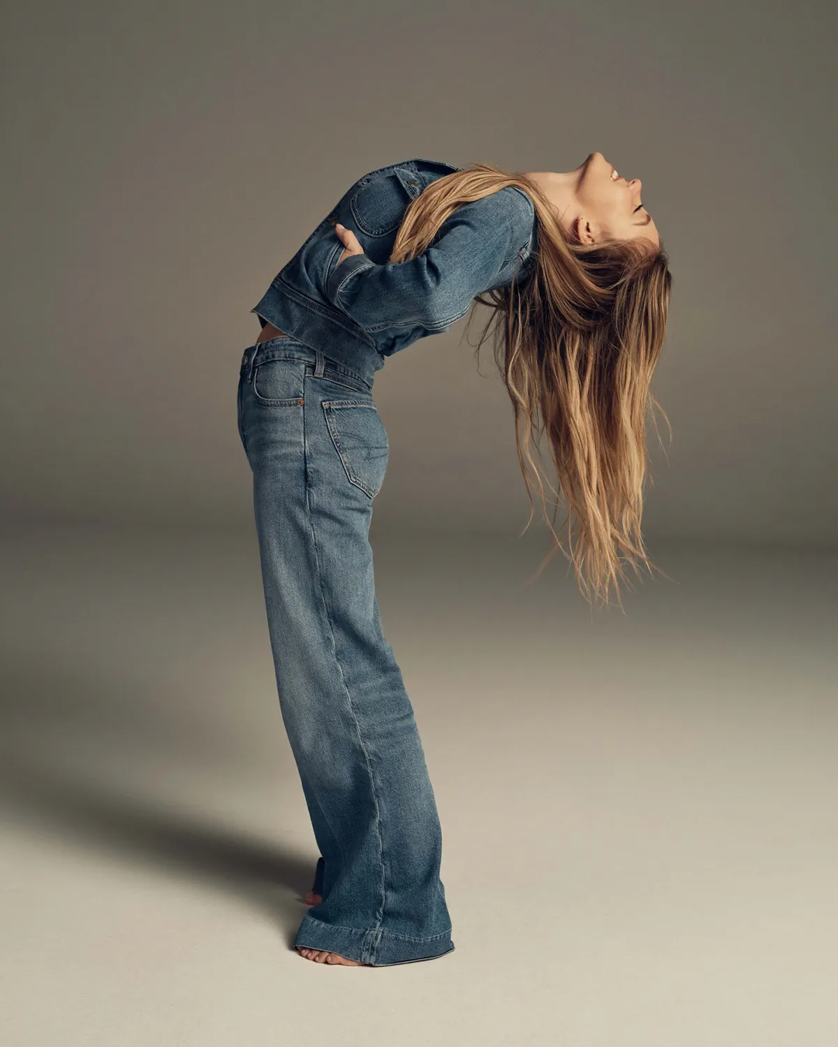 Từ Jeans đến Genes: Vì sao chiến dịch quảng cáo American Eagle của Sydney Sweeney lại biến thành tranh cãi chính trị? Từ Jeans đến Genes: Vì sao chiến dịch quảng cáo American Eagle của Sydney Sweeney lại biến thành tranh cãi chính trị?