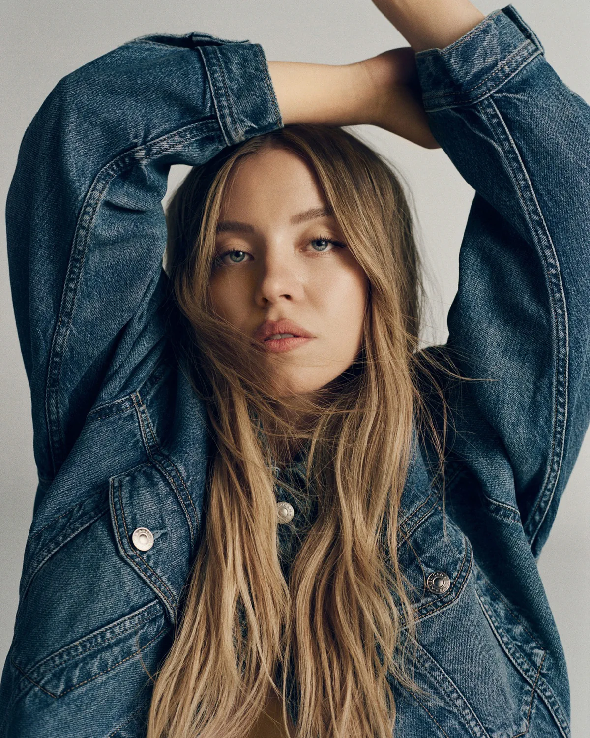 Từ Jeans đến Genes: Vì sao chiến dịch quảng cáo American Eagle của Sydney Sweeney lại biến thành tranh cãi chính trị? Từ Jeans đến Genes: Vì sao chiến dịch quảng cáo American Eagle của Sydney Sweeney lại biến thành tranh cãi chính trị?