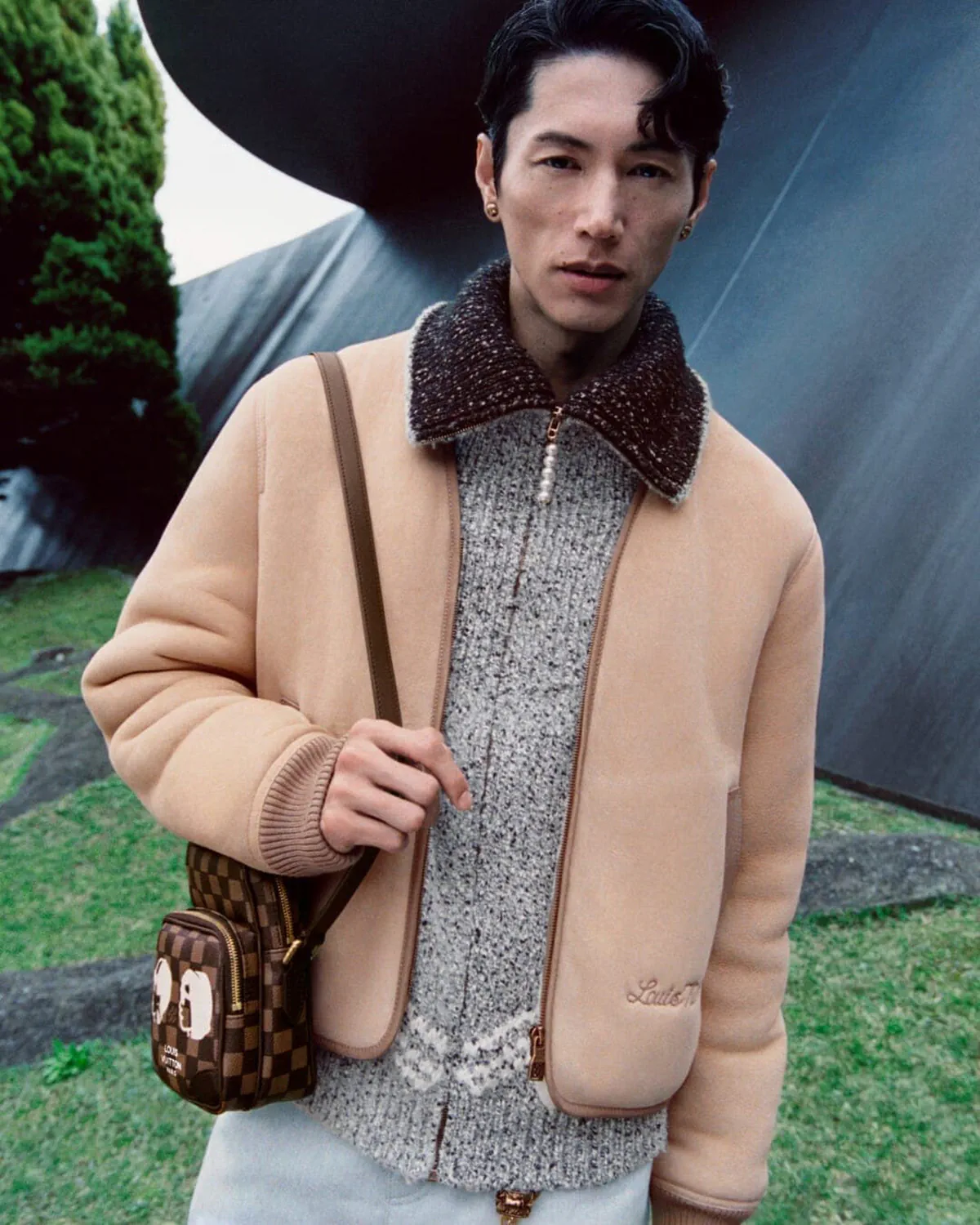 Chiến dịch quảng cáo thời trang nam Louis Vuitton Thu/Đông 2025: Cuộc dạo chơi thị giác giữa quá khứ và tương lai Chiến dịch quảng cáo thời trang nam Louis Vuitton Thu/Đông 2025: Cuộc dạo chơi thị giác giữa quá khứ và tương lai