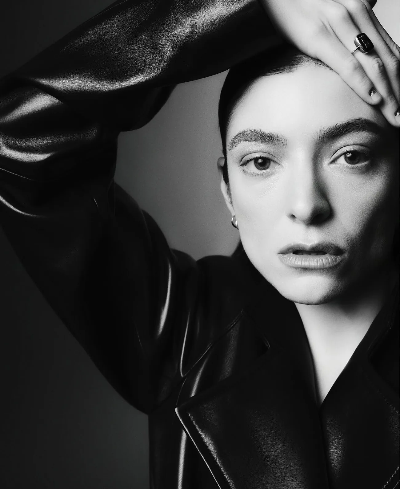 M Le magazine du Monde 23/08/2025: Lorde chụp bởi Jean-Baptiste Talbourdet-Napoleone M Le magazine du Monde 23/08/2025: Lorde chụp bởi Jean-Baptiste Talbourdet-Napoleone