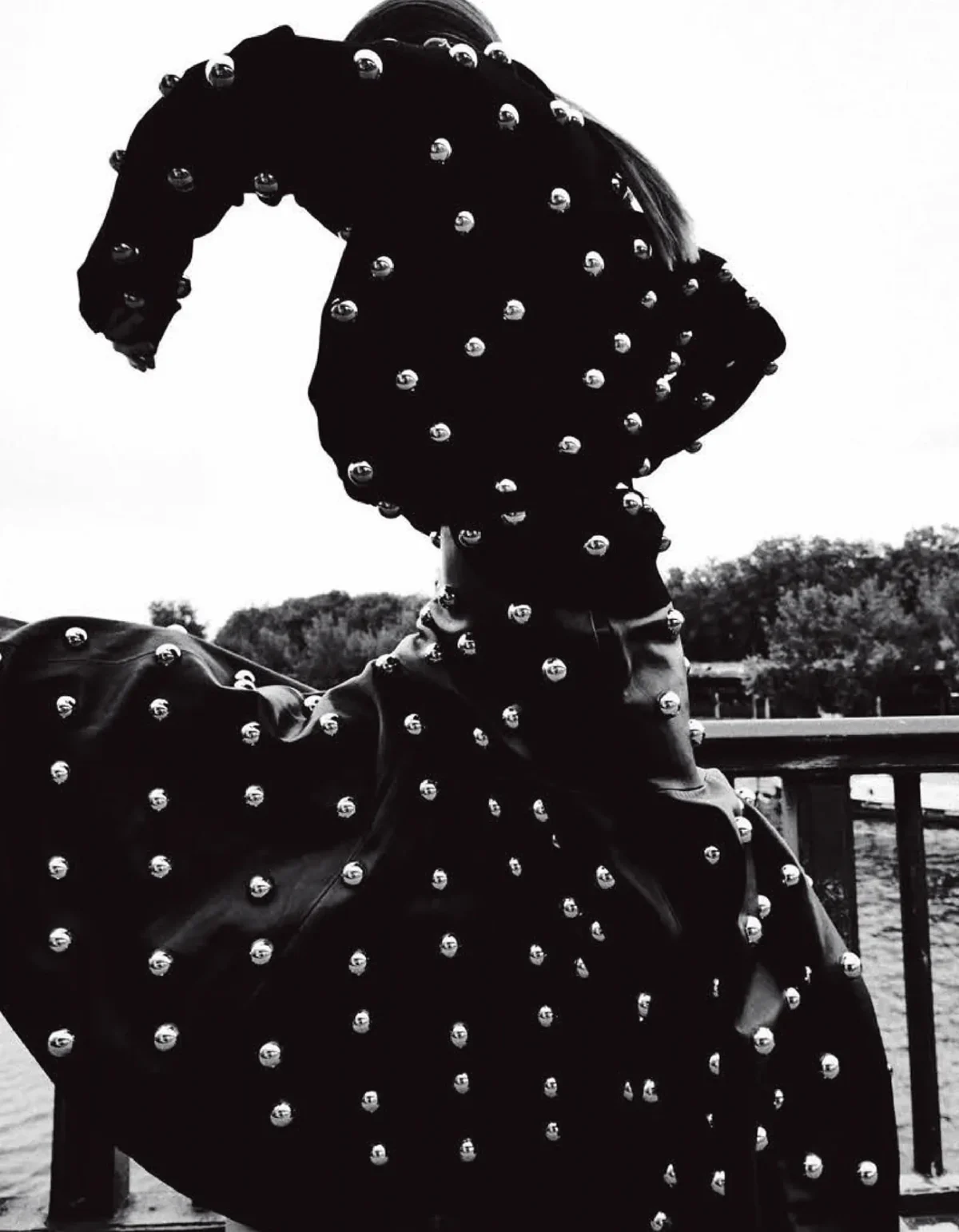 Madame Figaro 29/08/2025: Madison Headrick chụp bởi Rocío Ramos