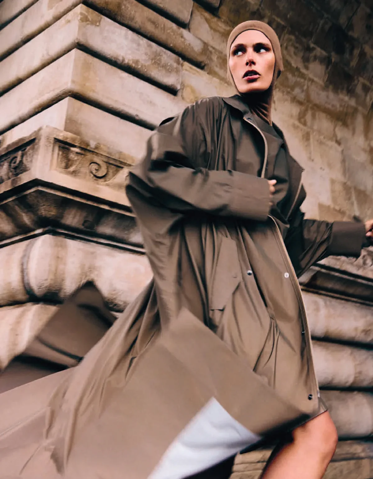 Madame Figaro 29/08/2025: Madison Headrick chụp bởi Rocío Ramos