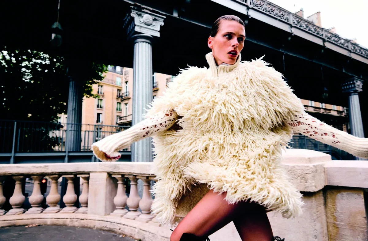 Madame Figaro 29/08/2025: Madison Headrick chụp bởi Rocío Ramos