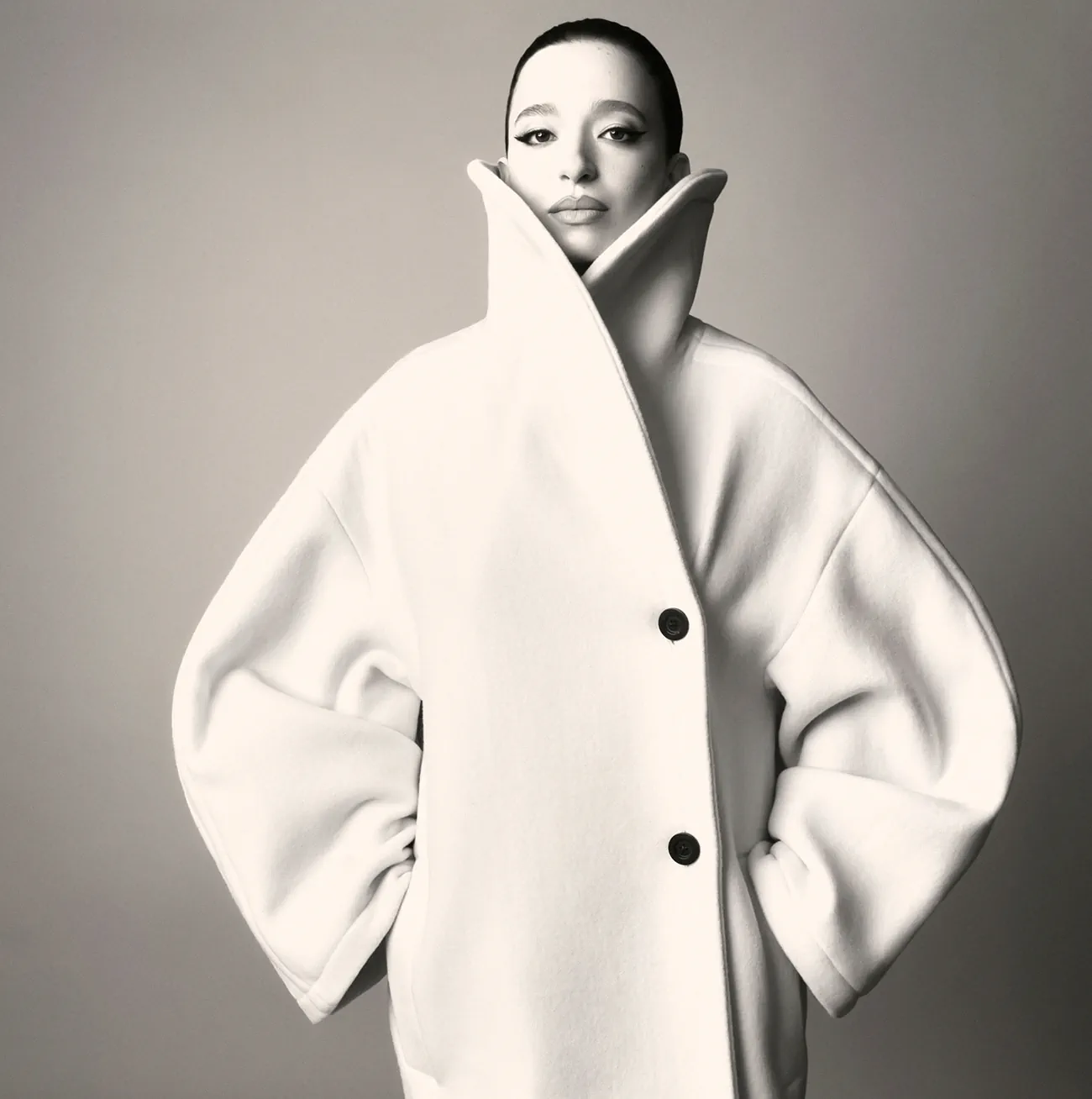 Vogue Italia 09/2025: Mikey Madison chụp bởi Steven Meisel Vogue Italia 09/2025: Mikey Madison chụp bởi Steven Meisel