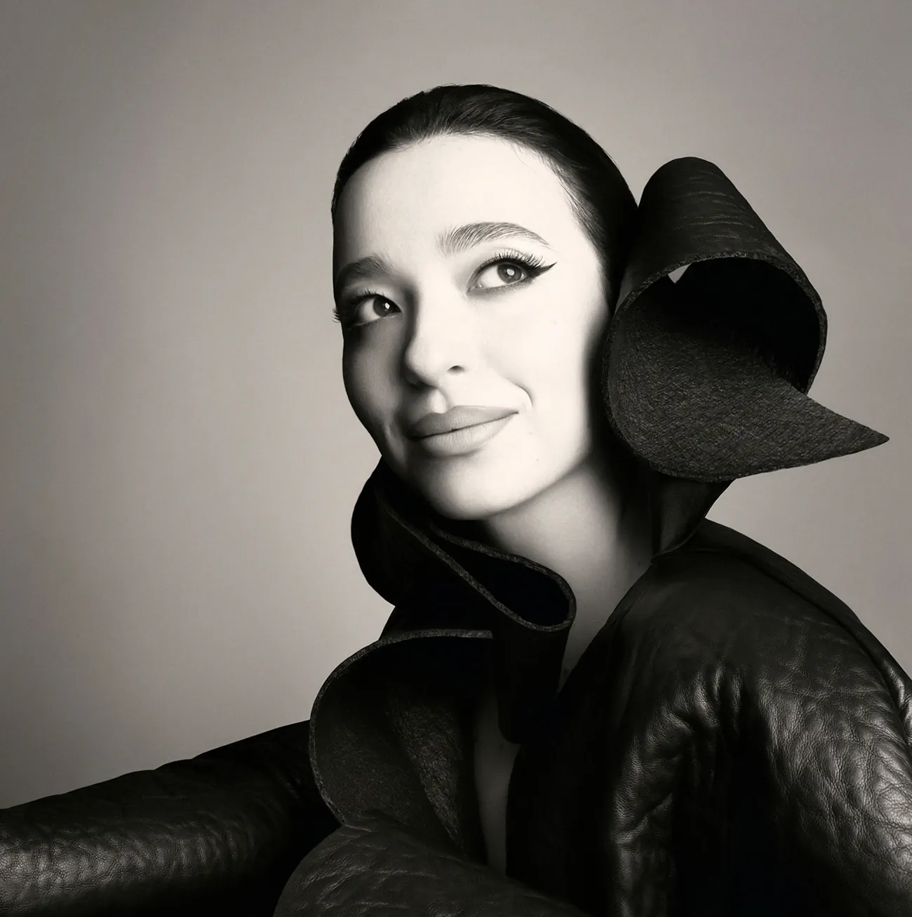 Vogue Italia 09/2025: Mikey Madison chụp bởi Steven Meisel Vogue Italia 09/2025: Mikey Madison chụp bởi Steven Meisel