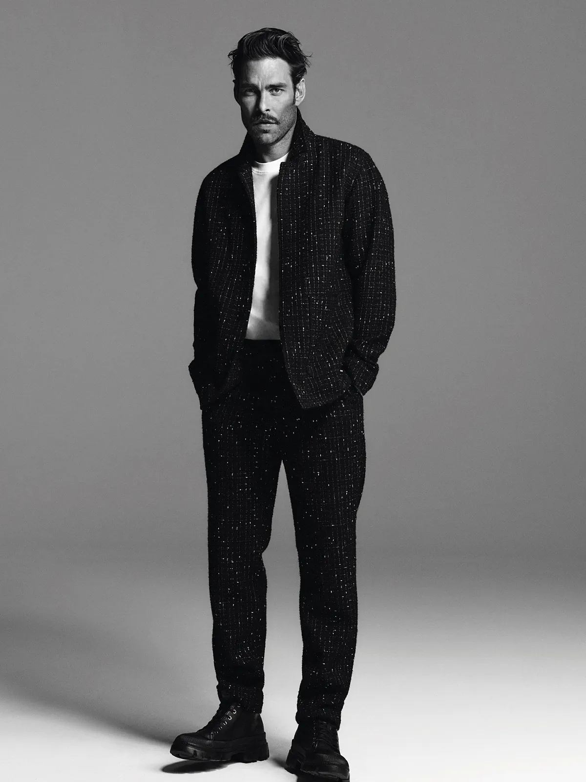 Paris Hilton đầy quyền lực trong chiến dịch quảng cáo Karl Lagerfeld Thu/Đông 2025