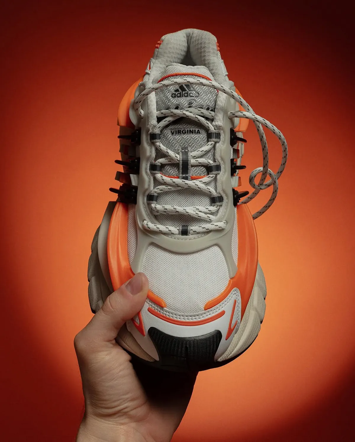 Pharrell Williams và adidas trình làng Virginia Adistar Jellyfish trong sắc cam độc đáo