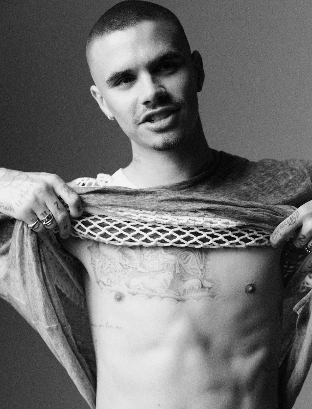 VMan Thu/Đông 2025: Romeo Beckham chụp bởi Alvaro Beamud Cortés VMan Thu/Đông 2025: Romeo Beckham chụp bởi Alvaro Beamud Cortés