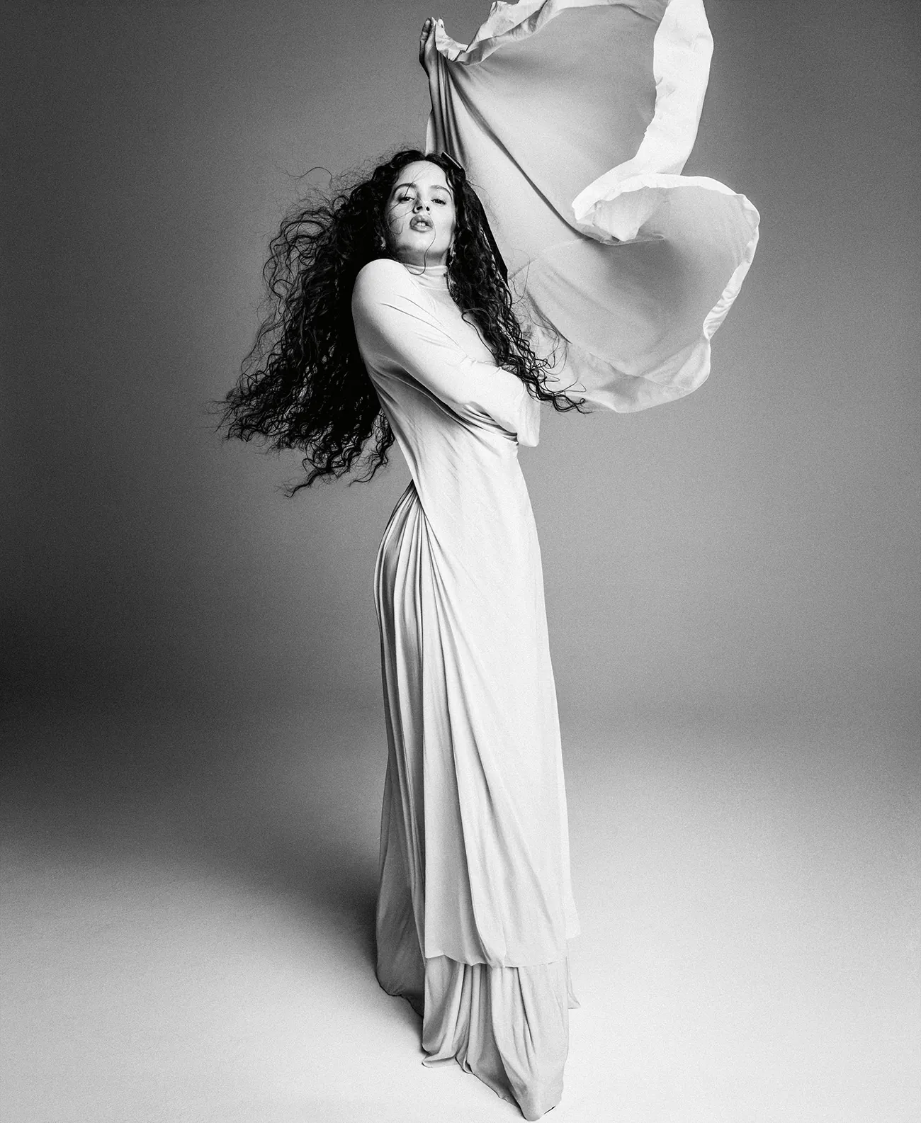 Elle US 09/2025: Rosalía chụp bởi Inez & Vinoodh Elle US 09/2025: Rosalía chụp bởi Inez & Vinoodh