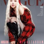 Vogue Hàn Quốc 08/2025: Rosé (Blackpink) mặc Saint Laurent, chụp bởi Kim Hee June Vogue Hàn Quốc 08/2025: Rosé (Blackpink) mặc Saint Laurent, chụp bởi Kim Hee June
