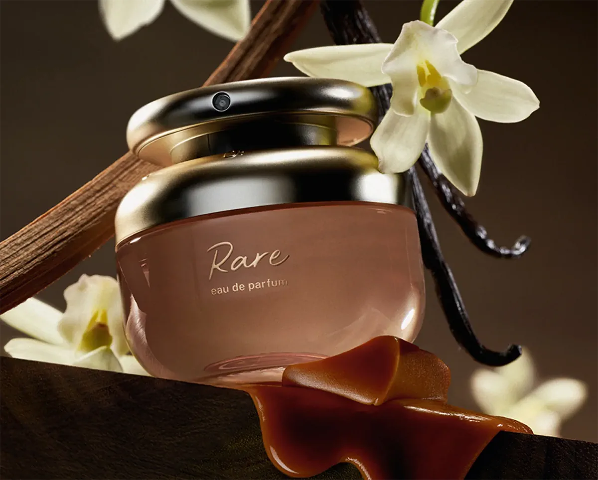 Selena Gomez ra mắt mùi hương đầu tiên Rare Eau de Parfum Selena Gomez ra mắt mùi hương đầu tiên Rare Eau de Parfum