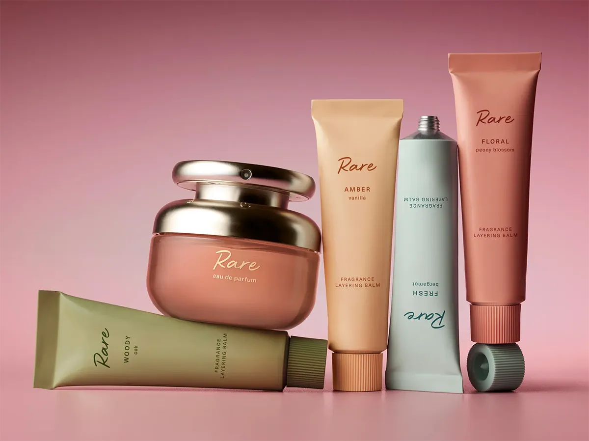 Selena Gomez ra mắt mùi hương đầu tiên Rare Eau de Parfum Selena Gomez ra mắt mùi hương đầu tiên Rare Eau de Parfum
