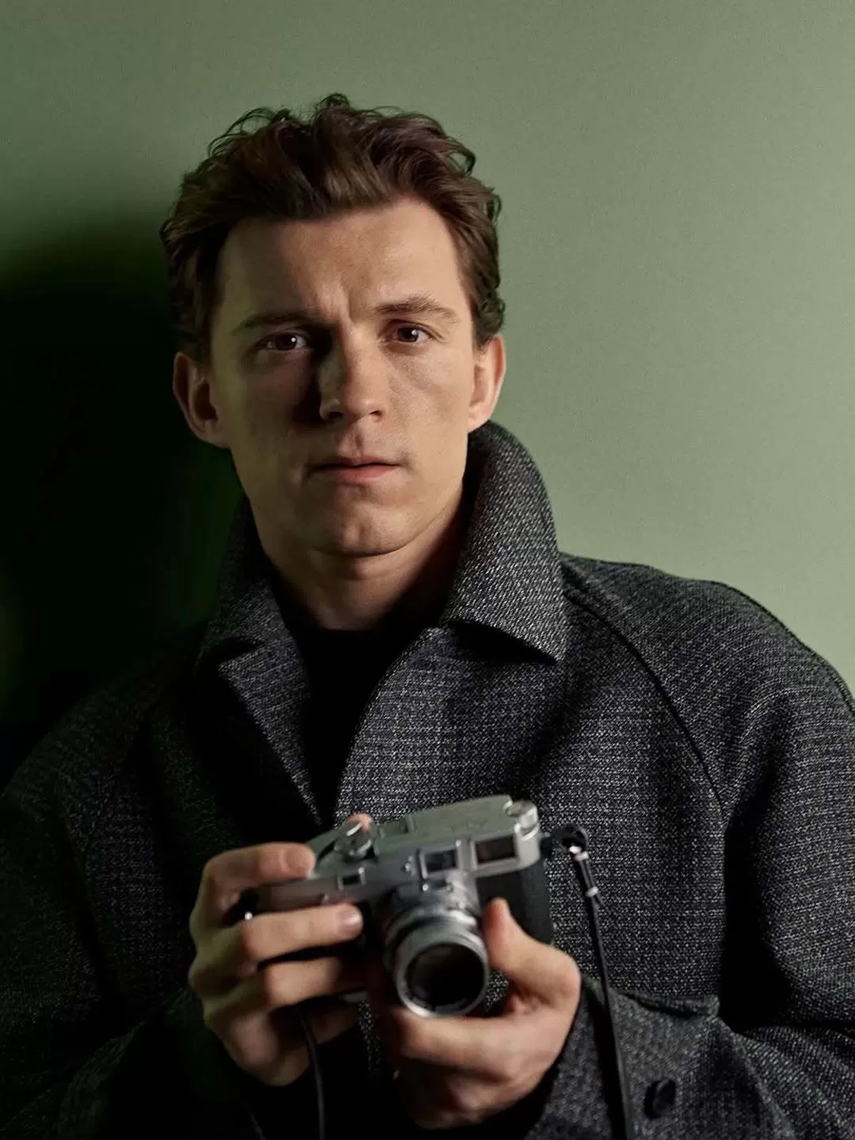 Tom Holland đại diện cho dòng nước hoa mới Prada Paradigme Tom Holland đại diện cho dòng nước hoa mới Prada Paradigme