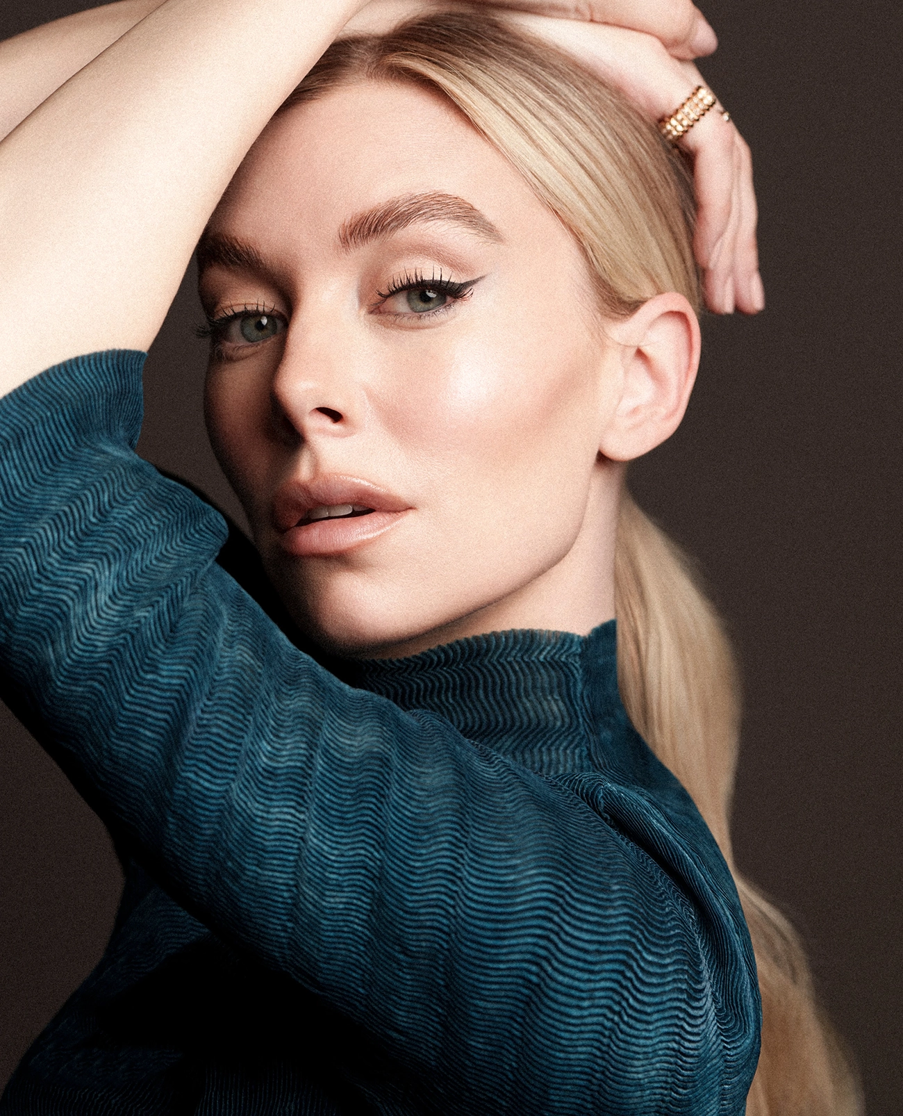 Harper’s Bazaar Mexico & Latin America 08/2025: Vanessa Kirby chụp bởi Juankr Harper’s Bazaar Mexico & Latin America 08/2025: Vanessa Kirby chụp bởi Juankr