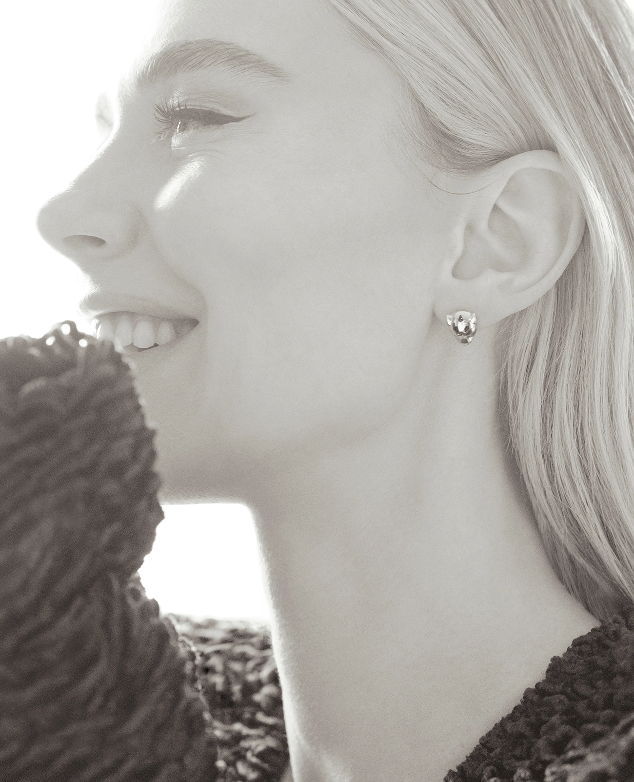 Harper’s Bazaar Mexico & Latin America 08/2025: Vanessa Kirby chụp bởi Juankr Harper’s Bazaar Mexico & Latin America 08/2025: Vanessa Kirby chụp bởi Juankr