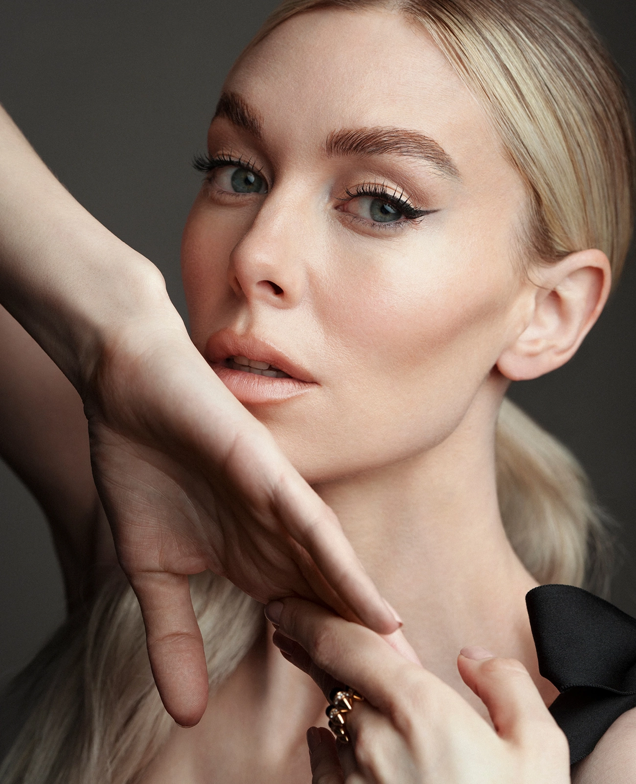 Harper’s Bazaar Mexico & Latin America 08/2025: Vanessa Kirby chụp bởi Juankr Harper’s Bazaar Mexico & Latin America 08/2025: Vanessa Kirby chụp bởi Juankr