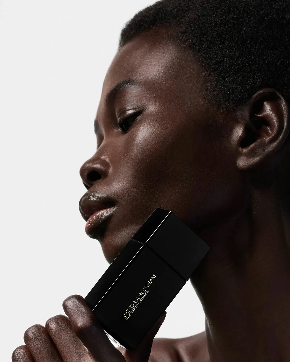 Victoria Beckham Beauty ra mắt sản phẩm kem nền đầu tiên Victoria Beckham Beauty ra mắt sản phẩm kem nền đầu tiên