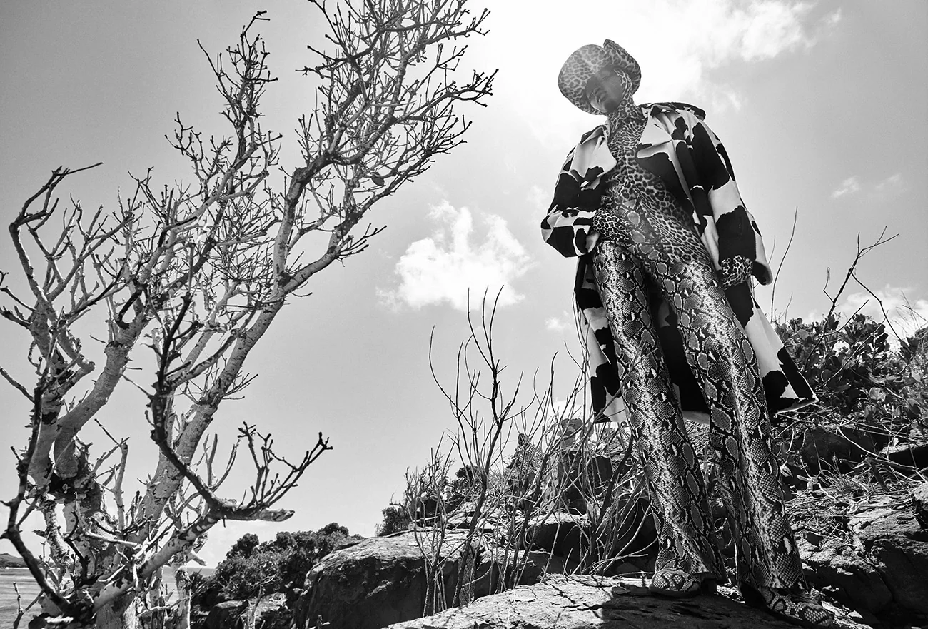 Vogue Pháp 08/2025: Anok Yai chụp bởi Mario Sorrenti Vogue Pháp 08/2025: Anok Yai chụp bởi Mario Sorrenti