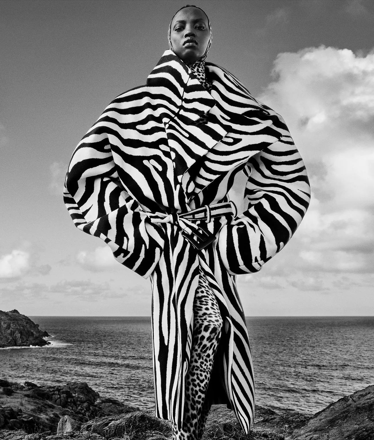 Vogue Pháp 08/2025: Anok Yai chụp bởi Mario Sorrenti Vogue Pháp 08/2025: Anok Yai chụp bởi Mario Sorrenti
