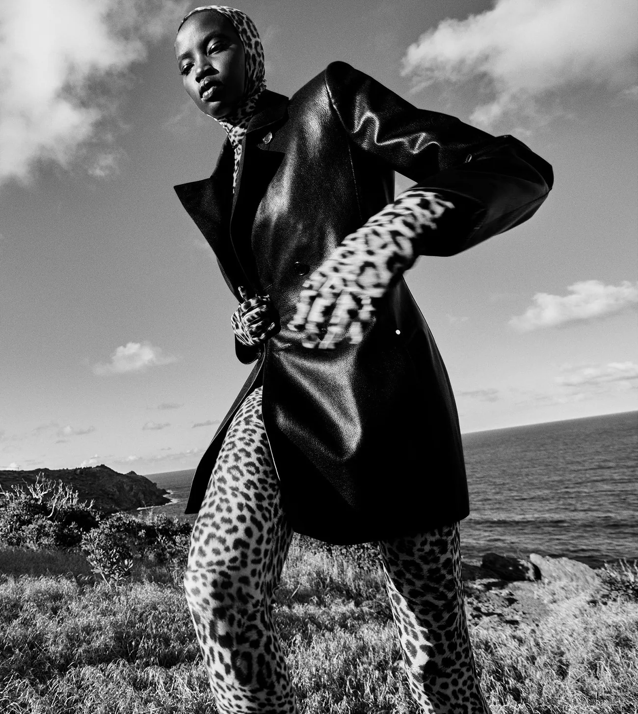 Vogue Pháp 08/2025: Anok Yai chụp bởi Mario Sorrenti Vogue Pháp 08/2025: Anok Yai chụp bởi Mario Sorrenti