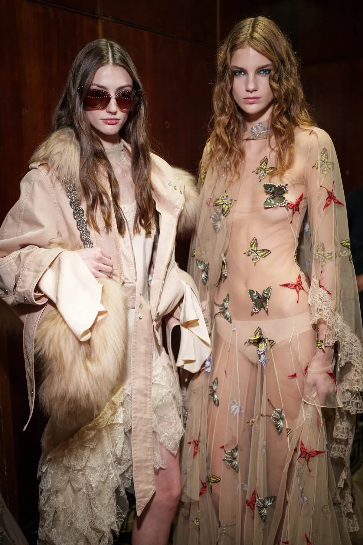 Blumarine Xuân/Hè 2026: Cuộc lột xác của những cánh bướm đêm Blumarine Xuân/Hè 2026: Cuộc lột xác của những cánh bướm đêm