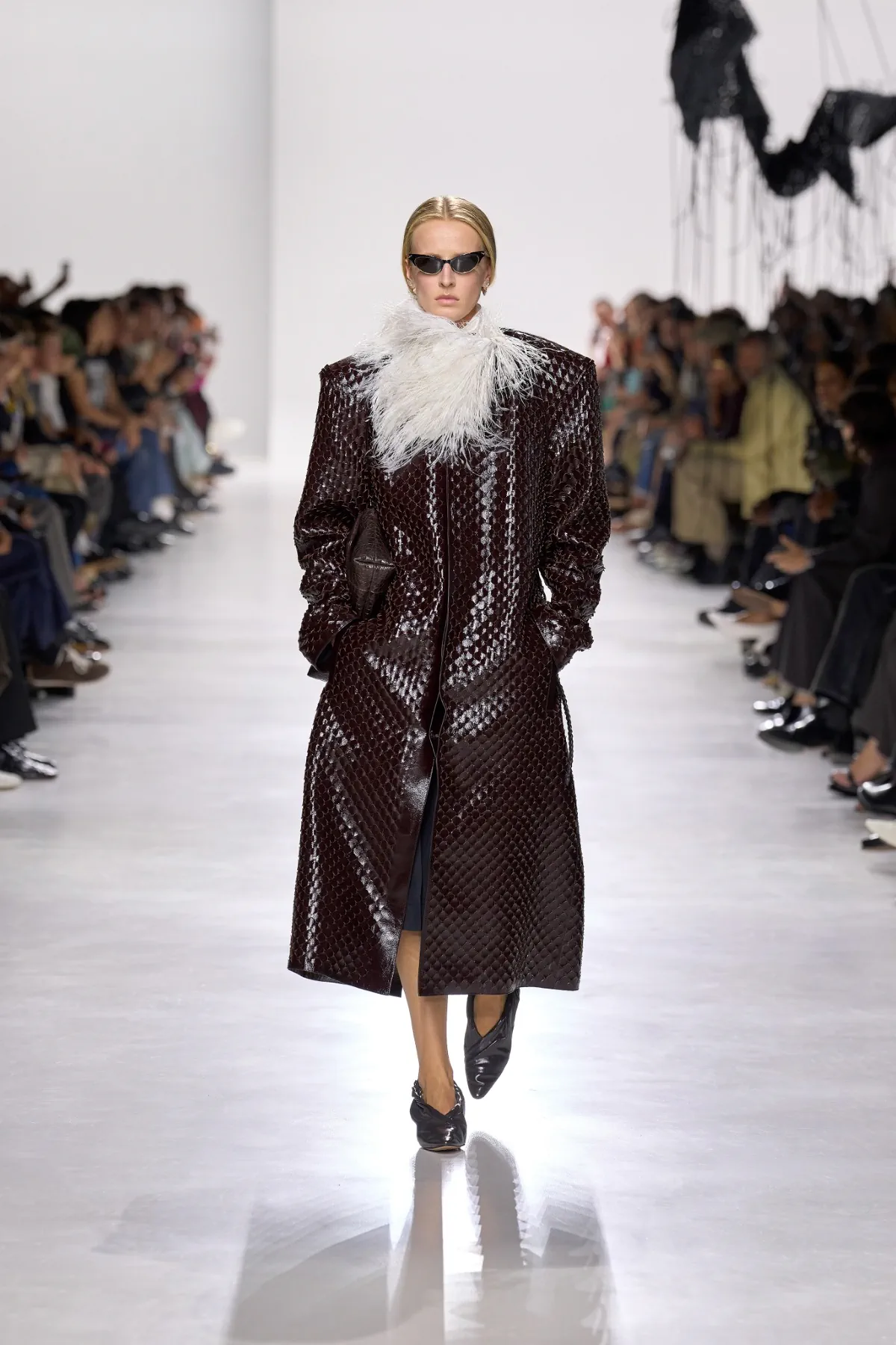 Bottega Veneta Xuân/Hè 2026: Louise Trotter viết tiếp di sản thủ công bằng ngôn ngữ mới Bottega Veneta Xuân/Hè 2026: Louise Trotter viết tiếp di sản thủ công bằng ngôn ngữ mới