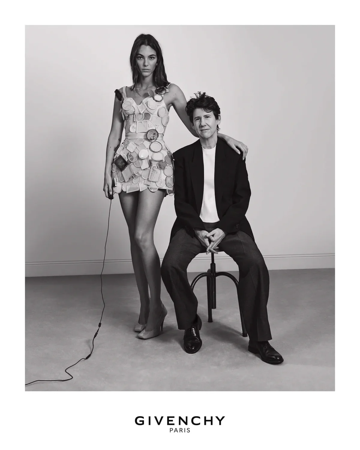 Chiến dịch quảng cáo Givenchy Thu/Đông 2025 tôn vinh những người phụ nữ thầm lặng phía sau ống kính
