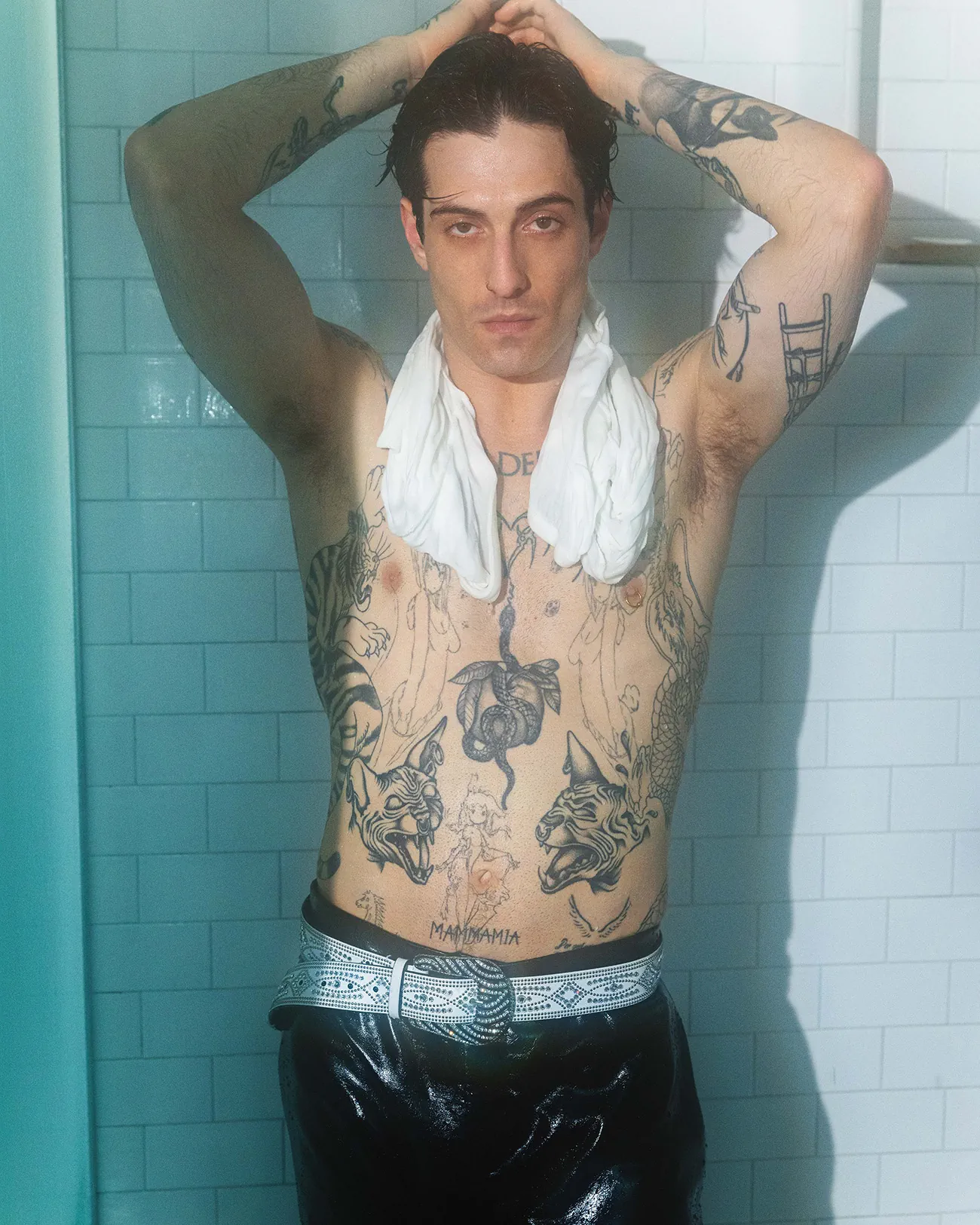 Flaunt Magazine Issue 199: Damiano David chụp bởi Doug Inglish Flaunt Magazine Issue 199: Damiano David chụp bởi Doug Inglish