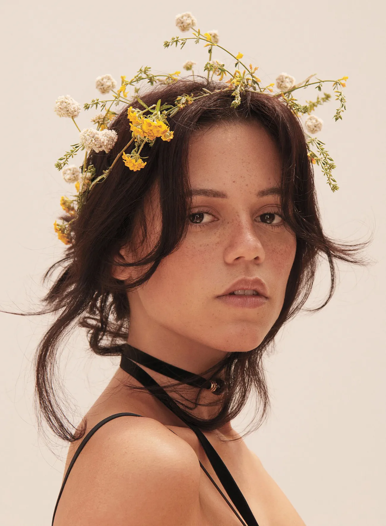 Vogue Mexico & Mỹ Latin 09/2025: Jenna Ortega chụp bởi Paola Kudacki Vogue Mexico & Mỹ Latin 09/2025: Jenna Ortega chụp bởi Paola Kudacki