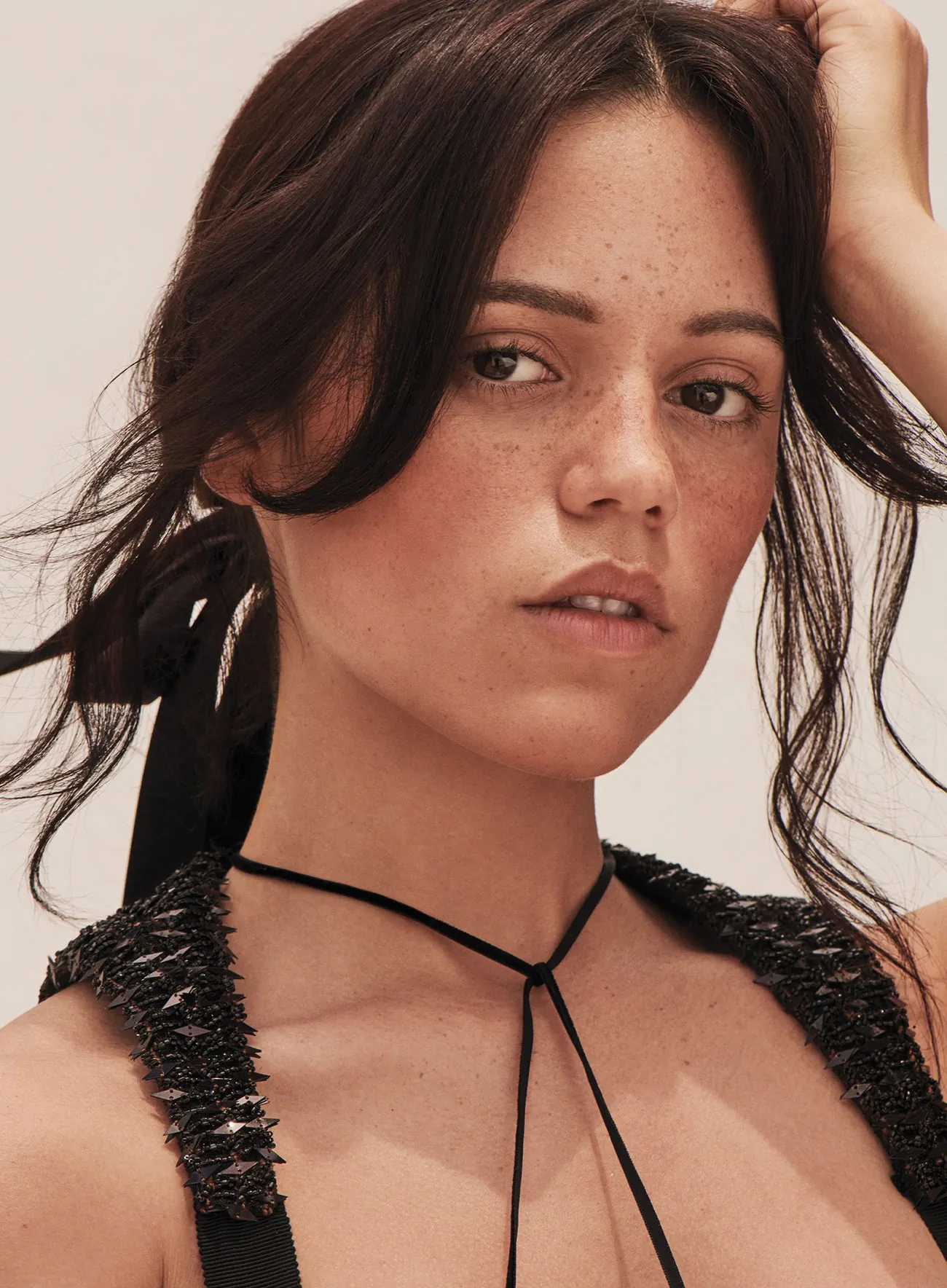 Vogue Mexico & Mỹ Latin 09/2025: Jenna Ortega chụp bởi Paola Kudacki Vogue Mexico & Mỹ Latin 09/2025: Jenna Ortega chụp bởi Paola Kudacki