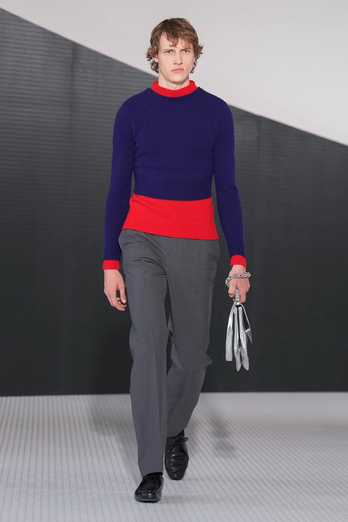 Jil Sander Xuân/Hè 2026: Simone Bellotti và khởi đầu mới cho di sản tối giản Jil Sander Xuân/Hè 2026: Simone Bellotti và khởi đầu mới cho di sản tối giản