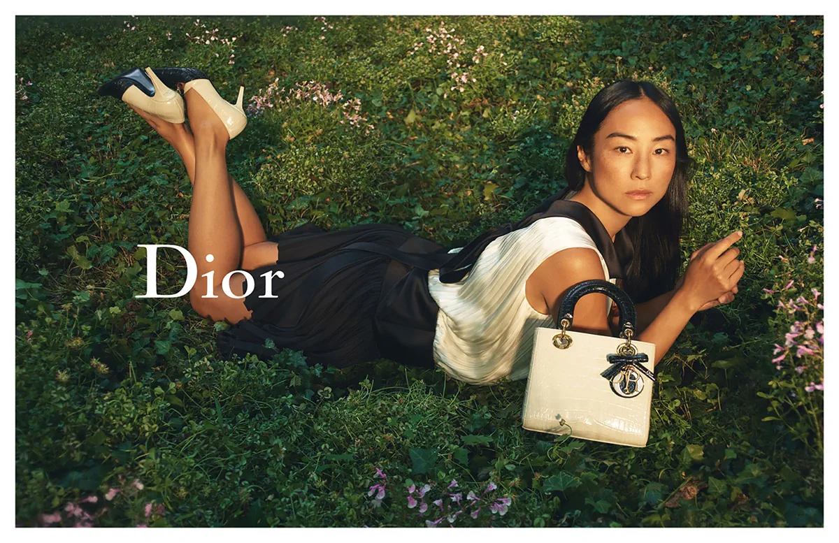 Jonathan Anderson khởi động kỷ nguyên mới với chiến dịch quảng cáo dòng túi Lady Dior Jonathan Anderson khởi động kỷ nguyên mới với chiến dịch quảng cáo dòng túi Lady Dior
