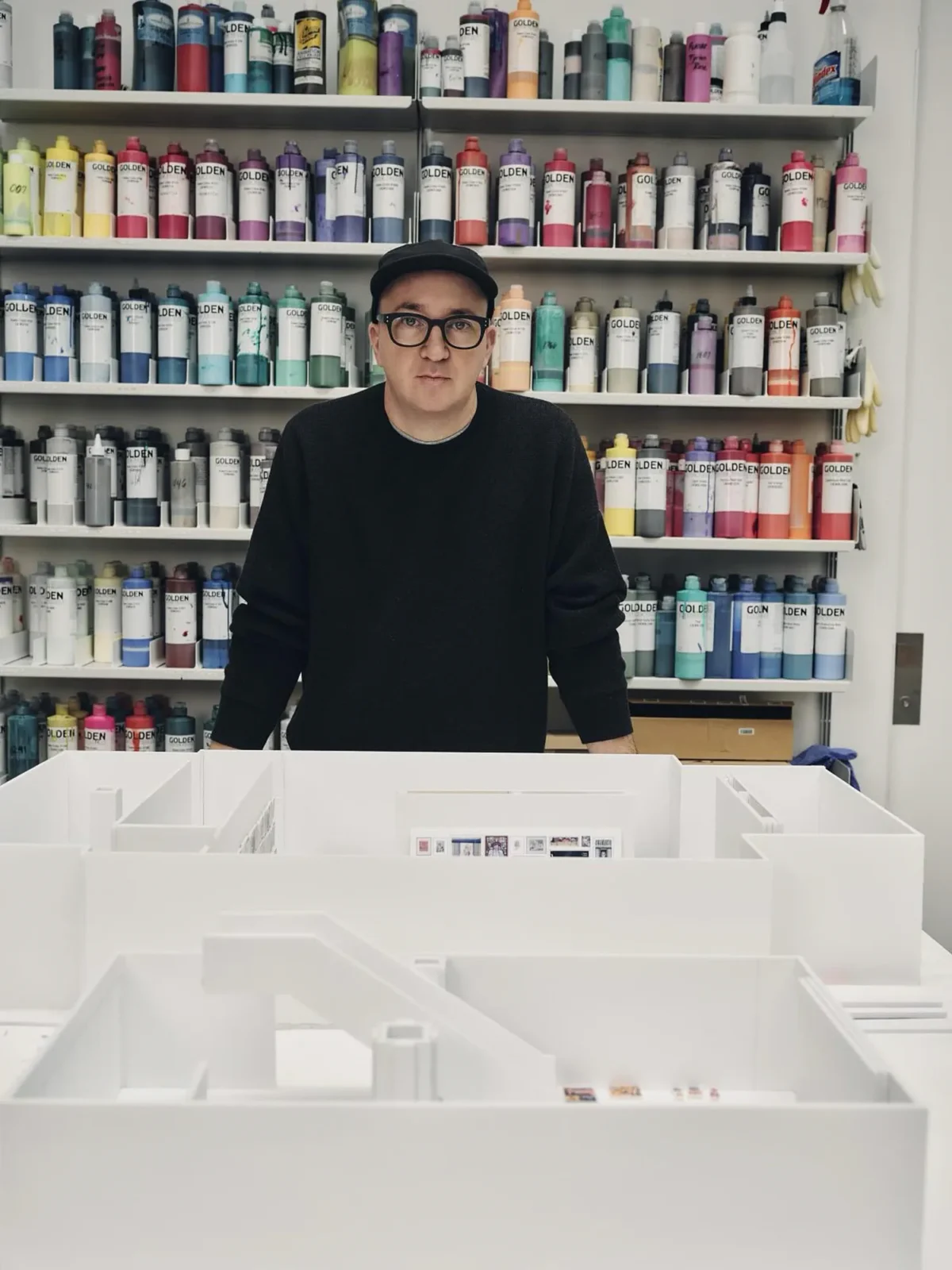 Kaws trở thành Nghệ sĩ lưu trú đầu tiên của Uniqlo