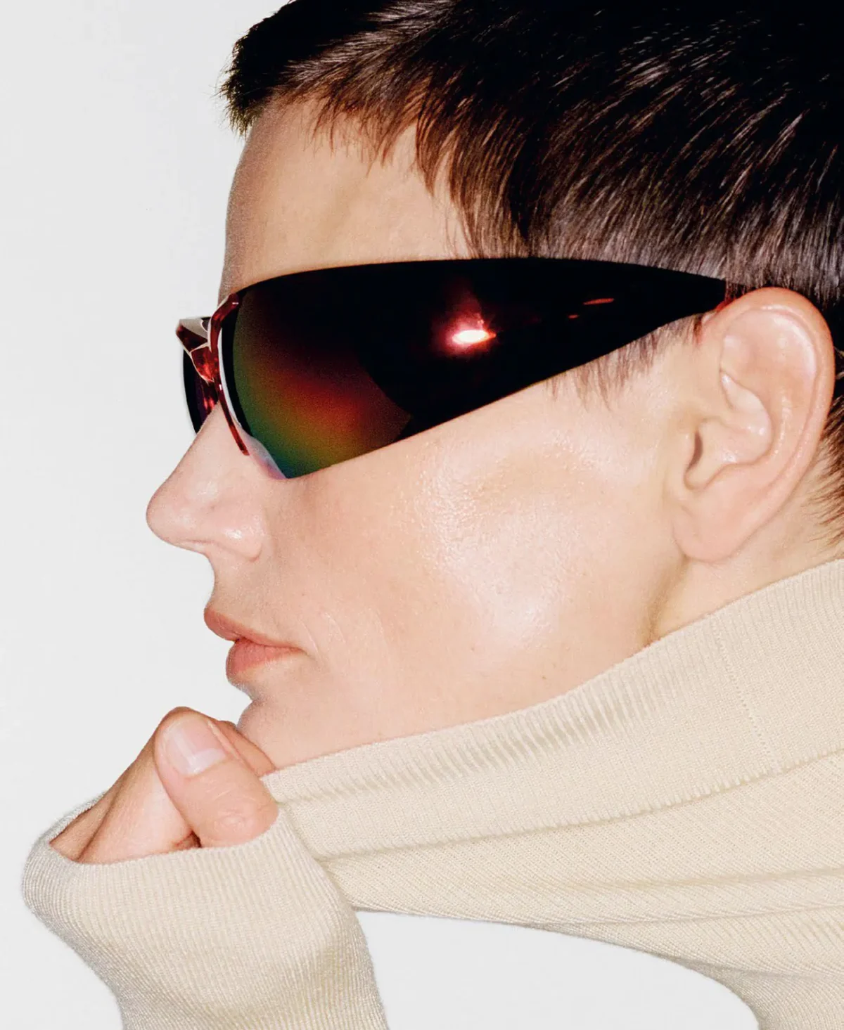 M Le magazine du Monde 27/09/2025: Lara Stone và Saskia de Brauw chụp bởi Tim Elkaïm