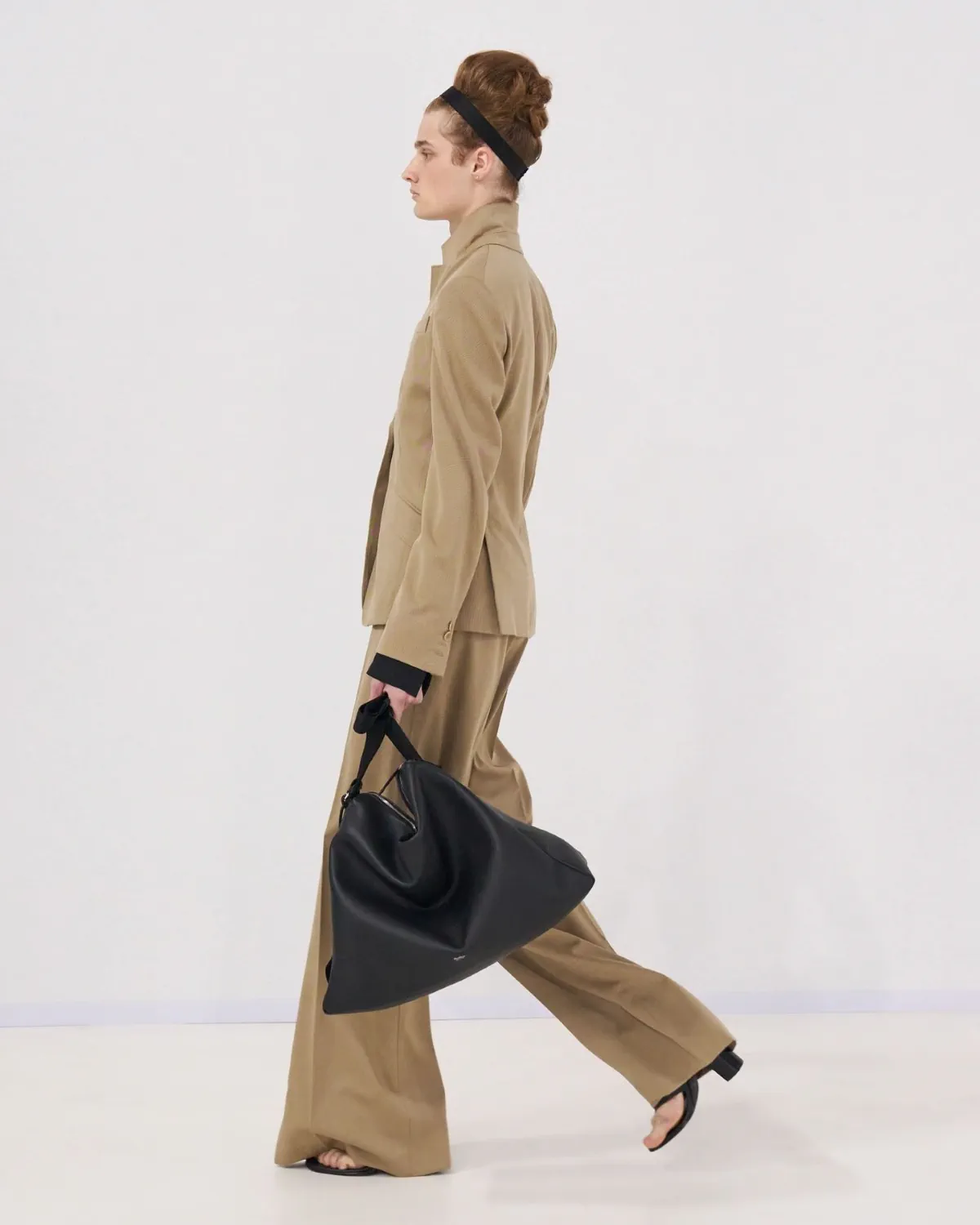 Max Mara Xuân/Hè 2026: Nàng thơ Rococo khoác lên mình tinh thần hiện đại Max Mara Xuân/Hè 2026: Nàng thơ Rococo khoác lên mình tinh thần hiện đại