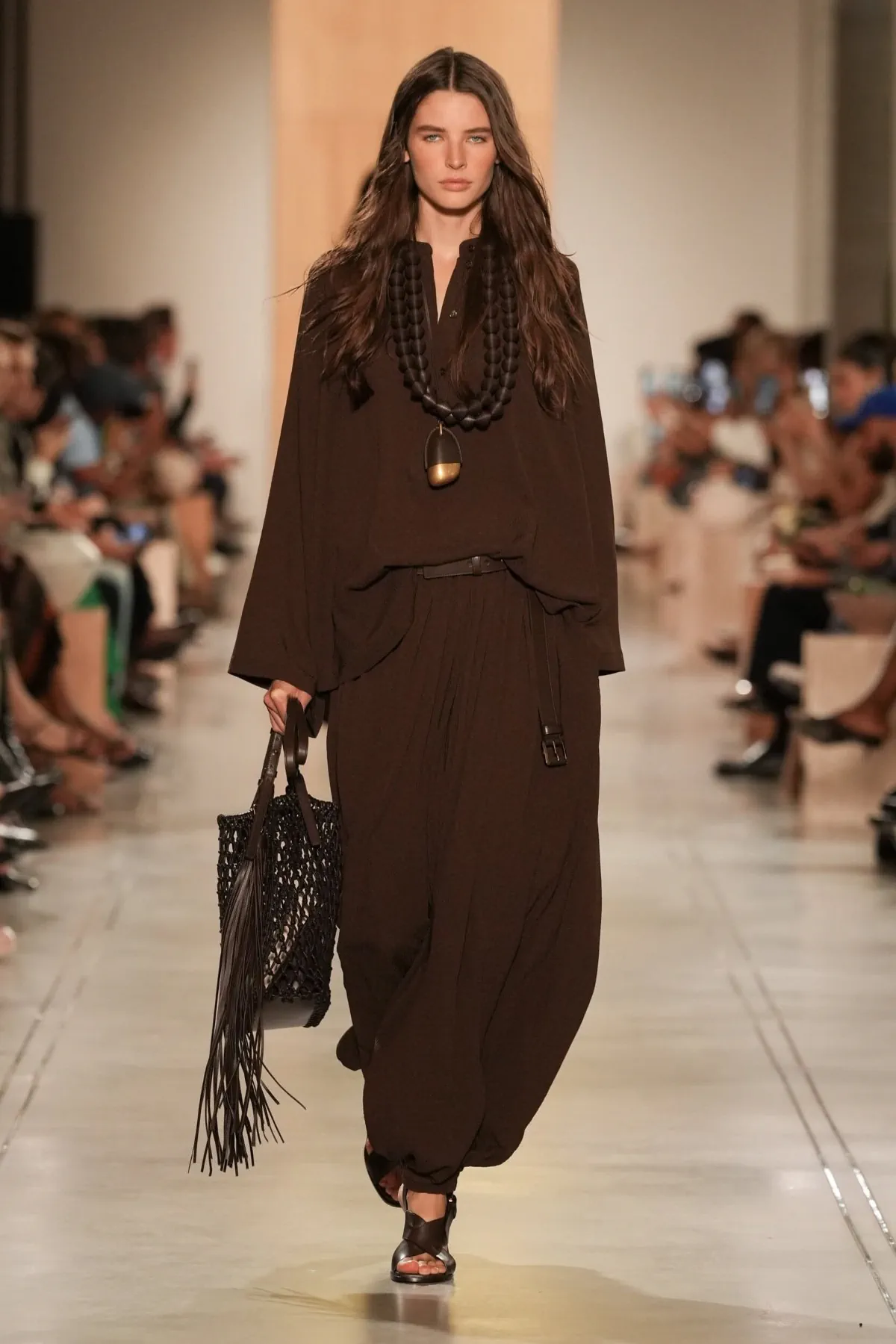 Michael Kors Collection Xuân/Hè 2026: Hành trình viễn du trên sàn diễn New York