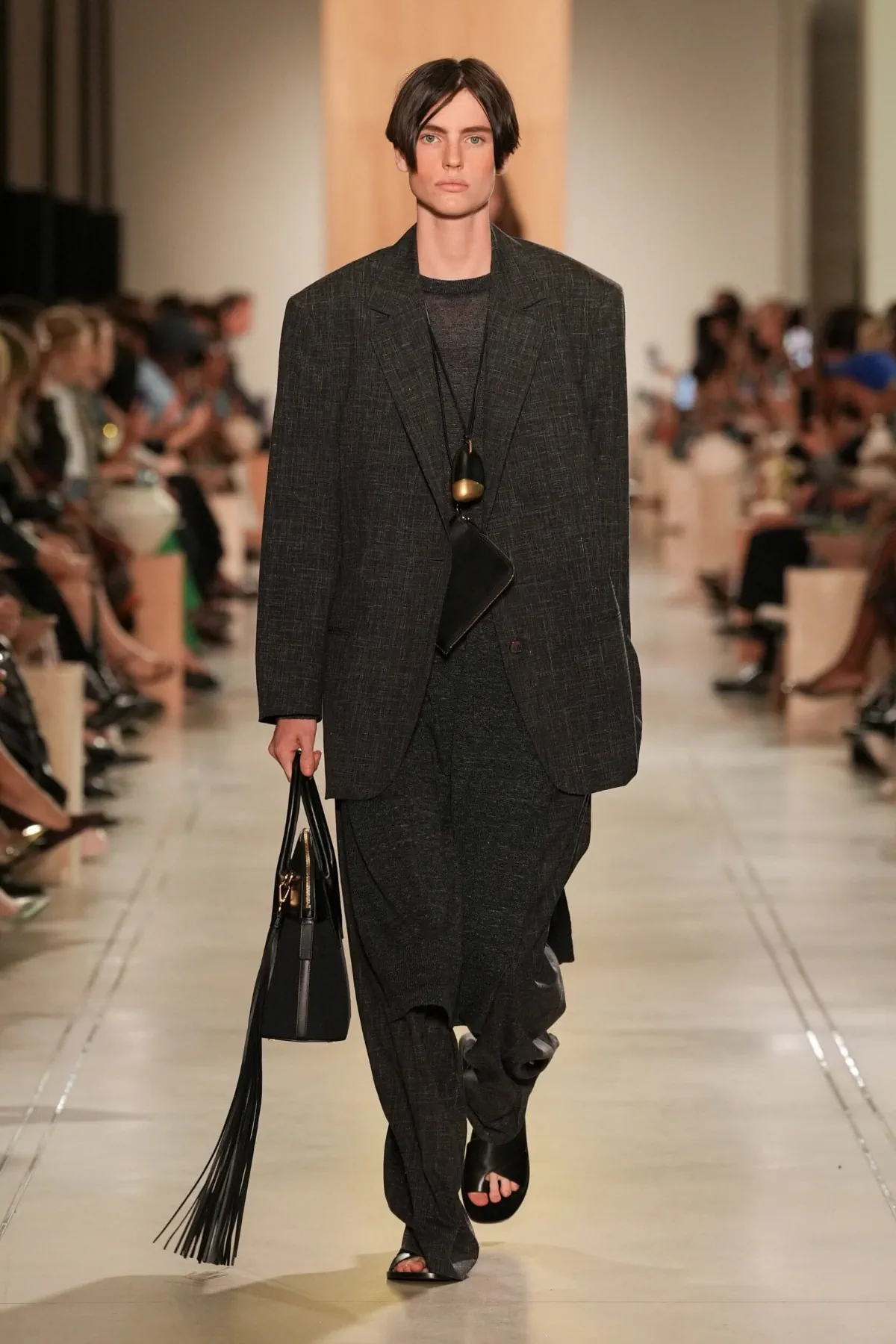 Michael Kors Collection Xuân/Hè 2026: Hành trình viễn du trên sàn diễn New York