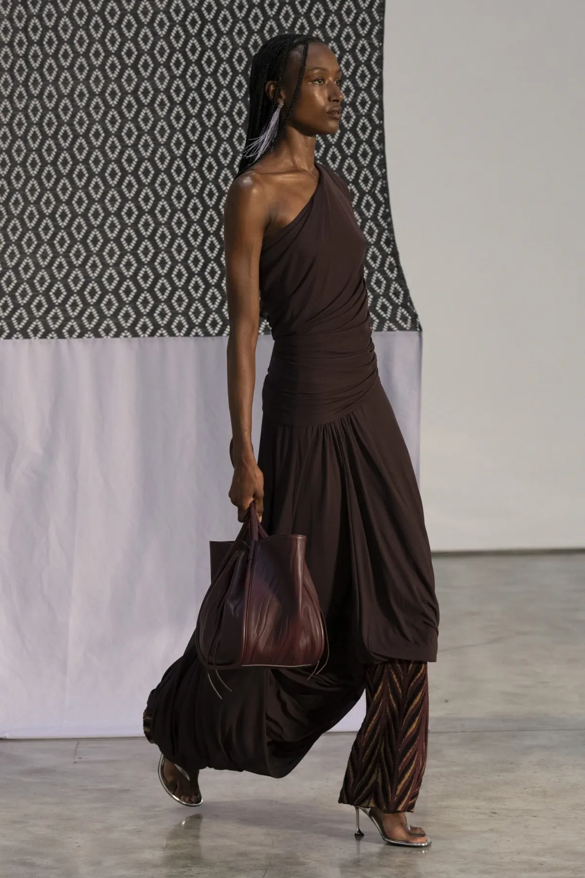 Rachel Scott thổi làn gió mới vào Proenza Schouler Xuân/Hè 2026