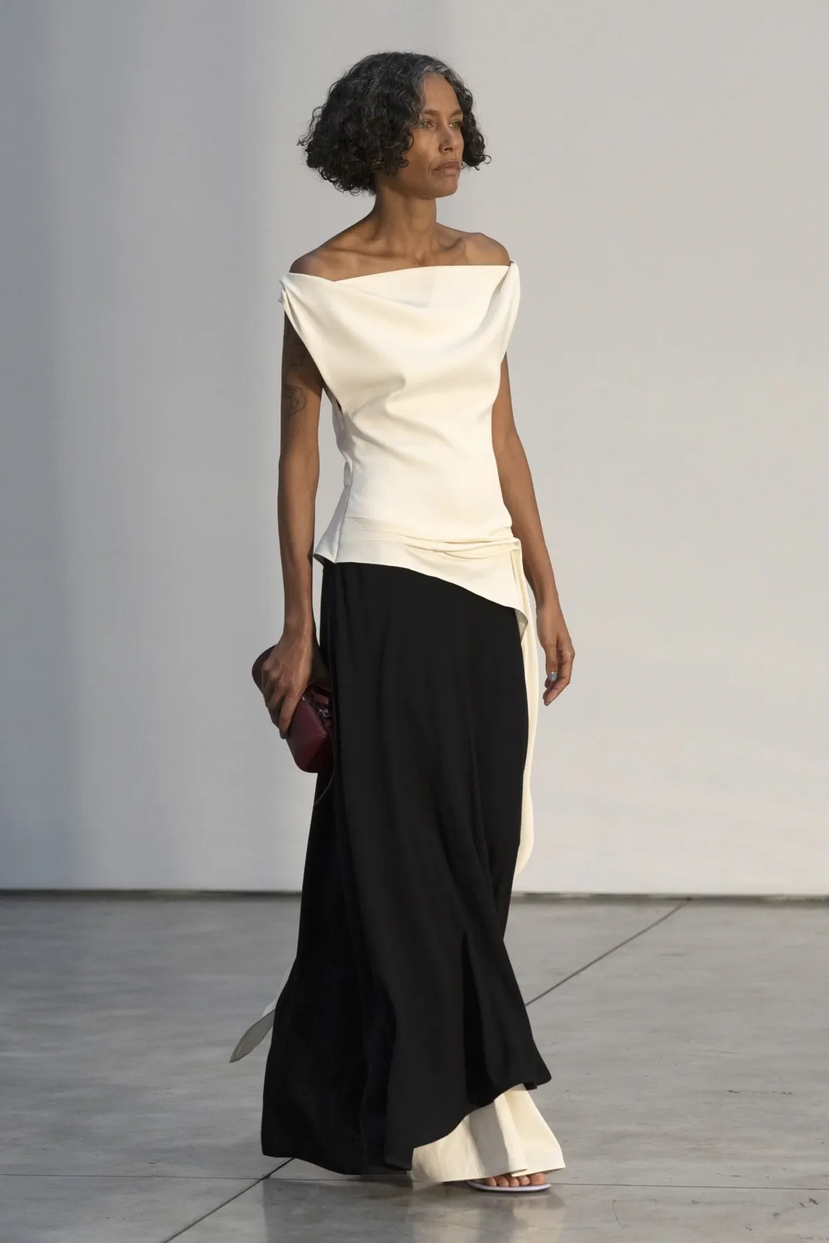 Rachel Scott thổi làn gió mới vào Proenza Schouler Xuân/Hè 2026