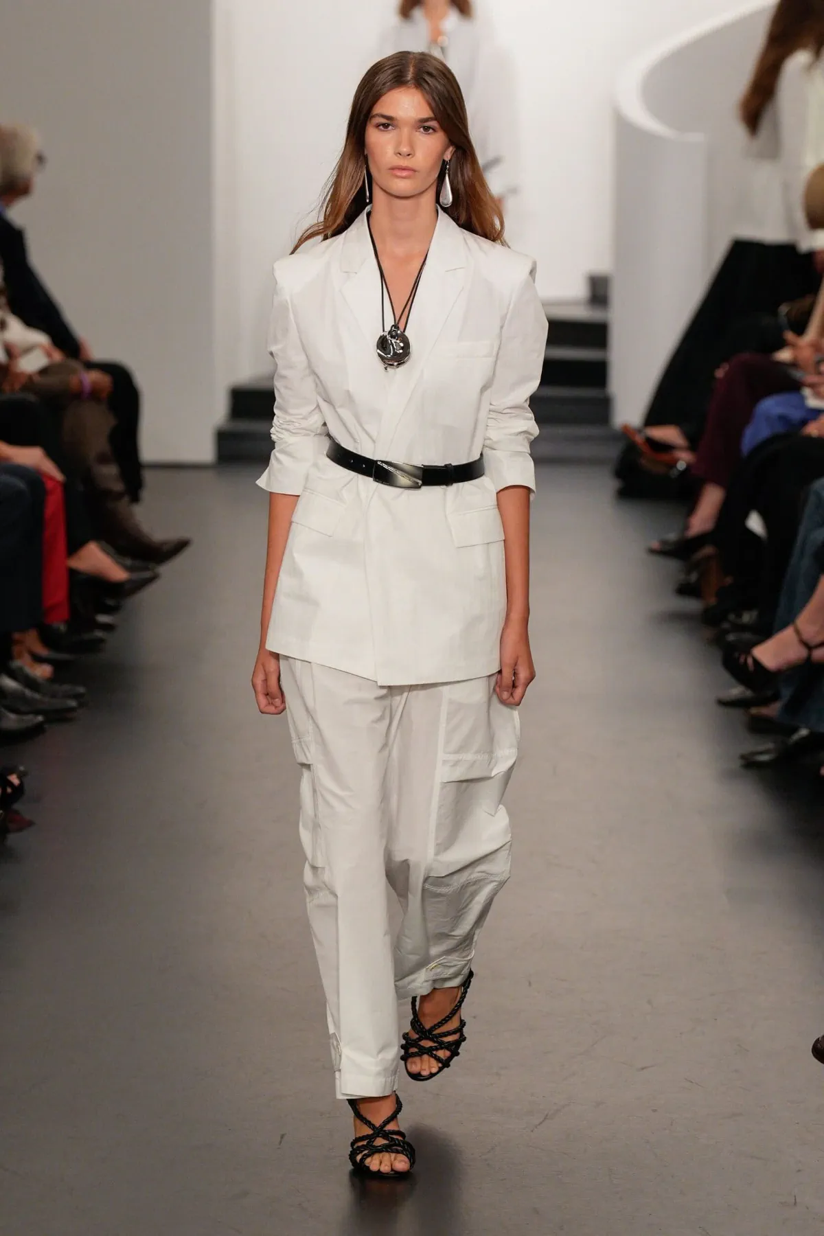 Ralph Lauren Xuân/Hè 2026 định nghĩa lại vẻ đẹp tối giản thời hiện đại