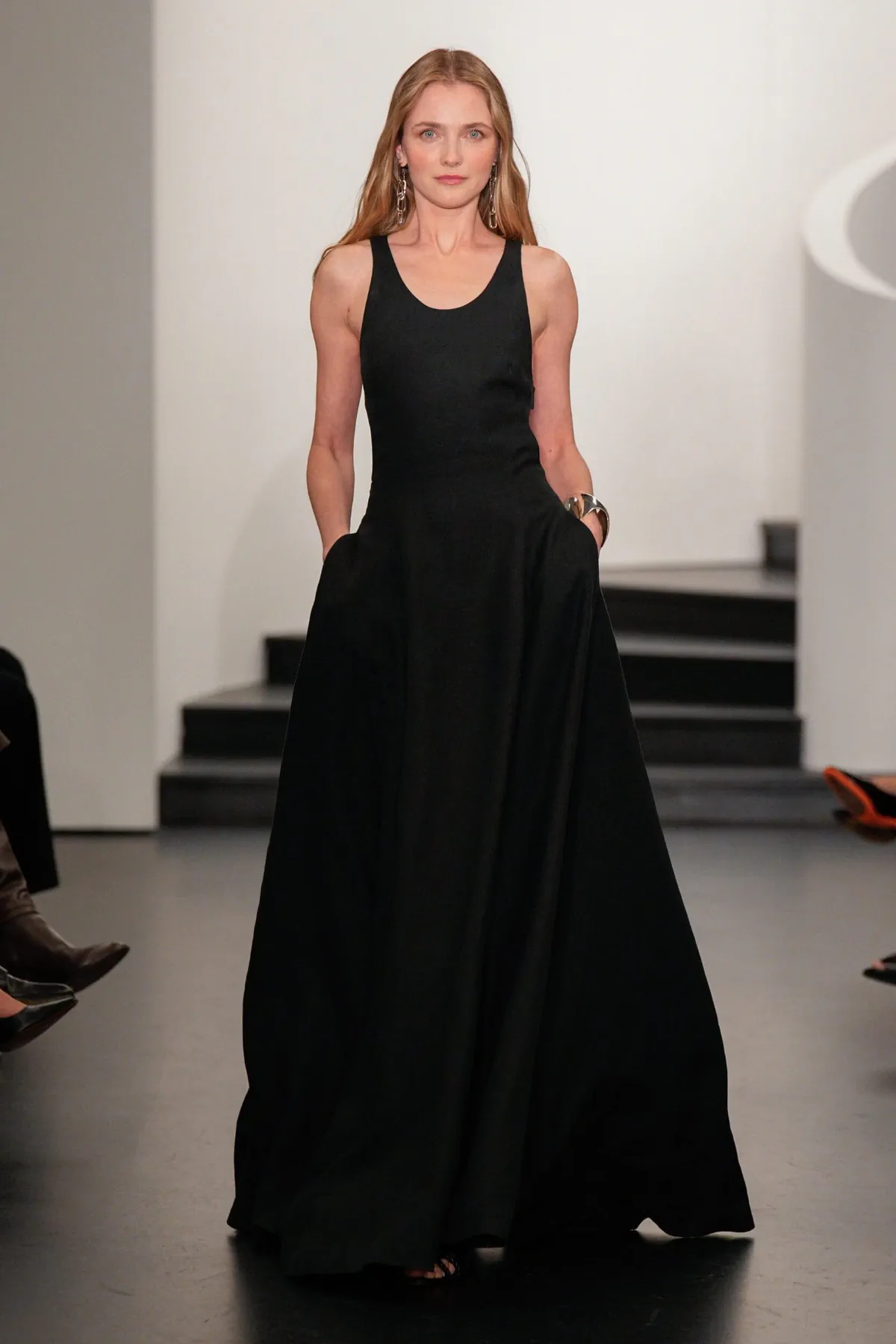 Ralph Lauren Xuân/Hè 2026 định nghĩa lại vẻ đẹp tối giản thời hiện đại