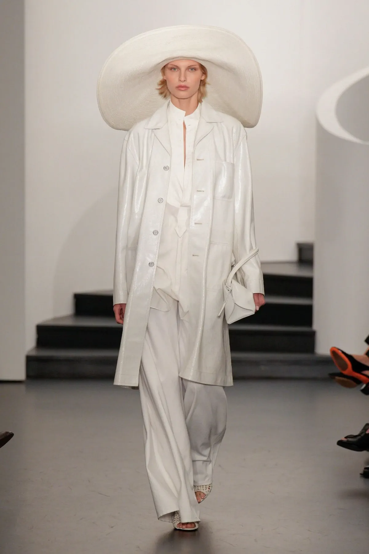 Ralph Lauren Xuân/Hè 2026 định nghĩa lại vẻ đẹp tối giản thời hiện đại