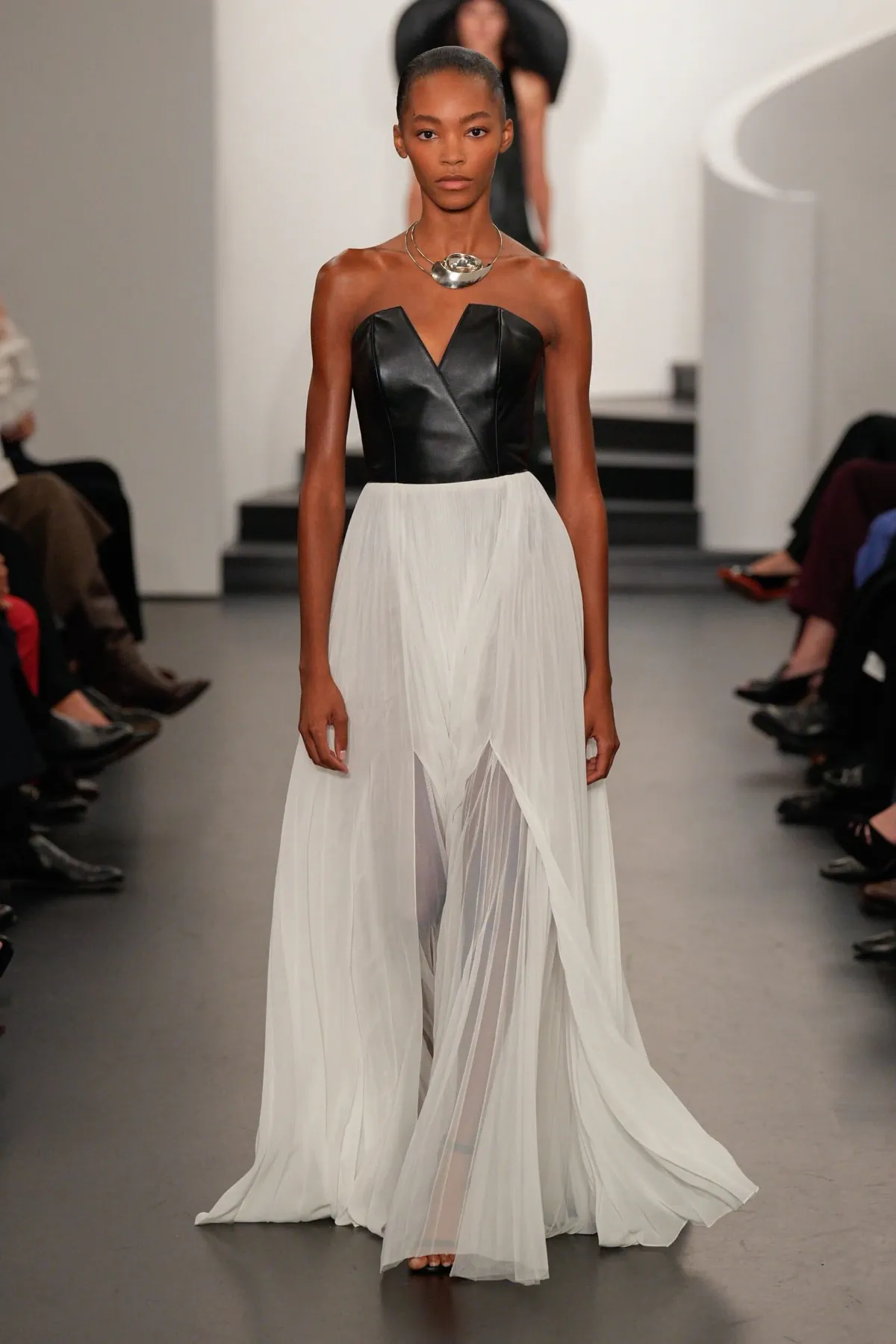 Ralph Lauren Xuân/Hè 2026 định nghĩa lại vẻ đẹp tối giản thời hiện đại