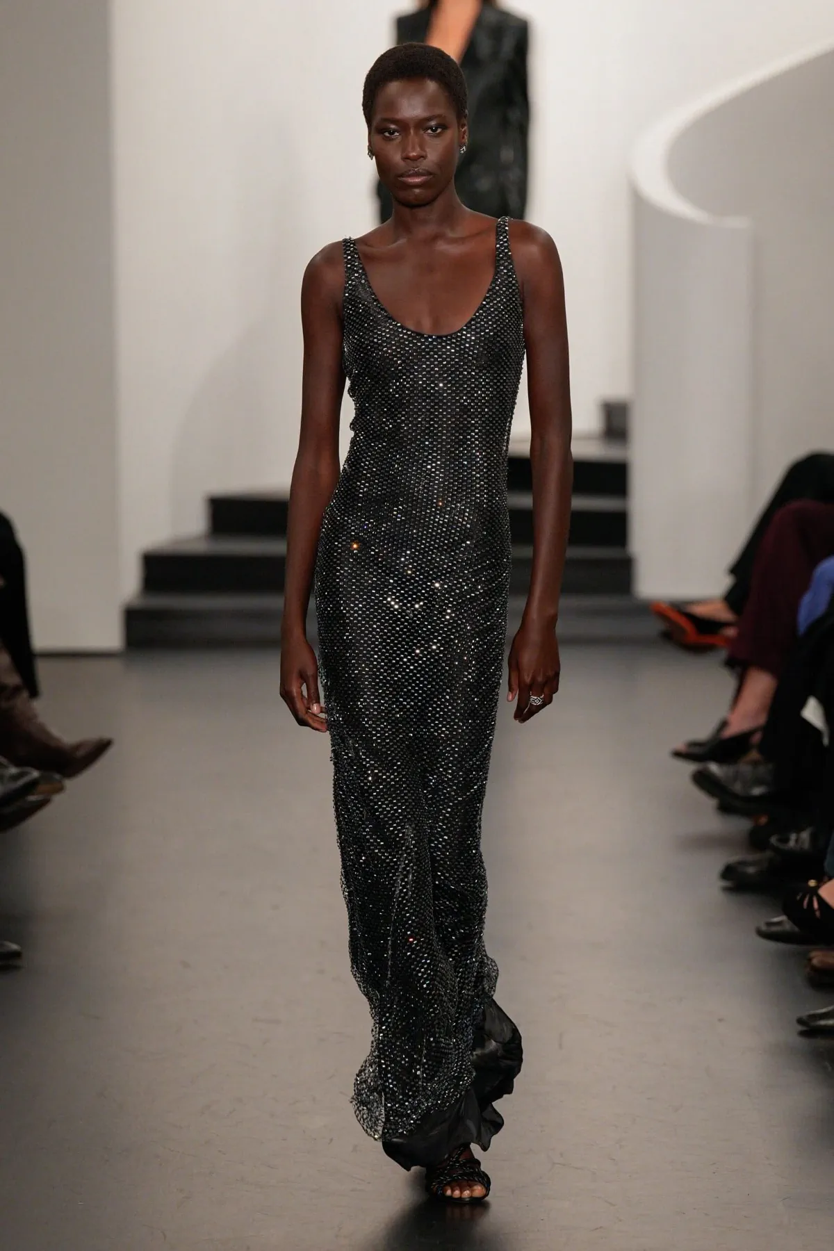 Ralph Lauren Xuân/Hè 2026 định nghĩa lại vẻ đẹp tối giản thời hiện đại