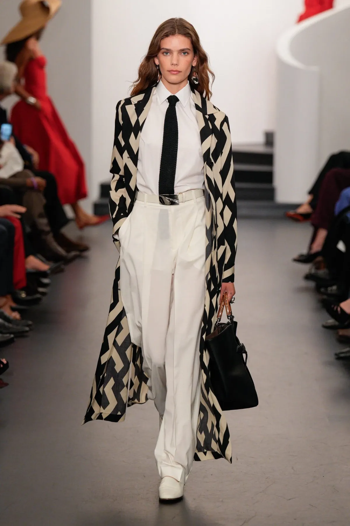 Ralph Lauren Xuân/Hè 2026 định nghĩa lại vẻ đẹp tối giản thời hiện đại