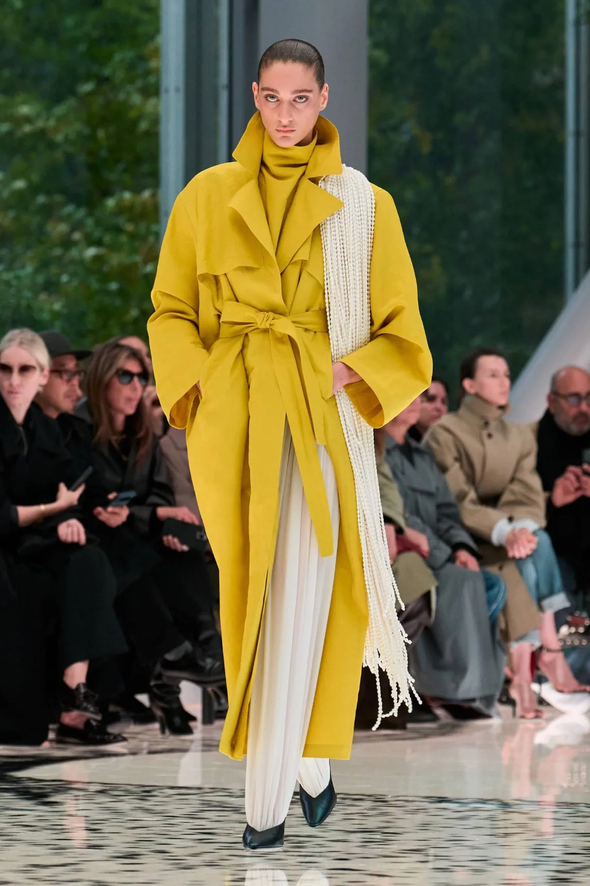 Alaïa Đông/Xuân 2026: Vẻ đẹp của sự đối lập Alaïa Đông/Xuân 2026: Vẻ đẹp của sự đối lập