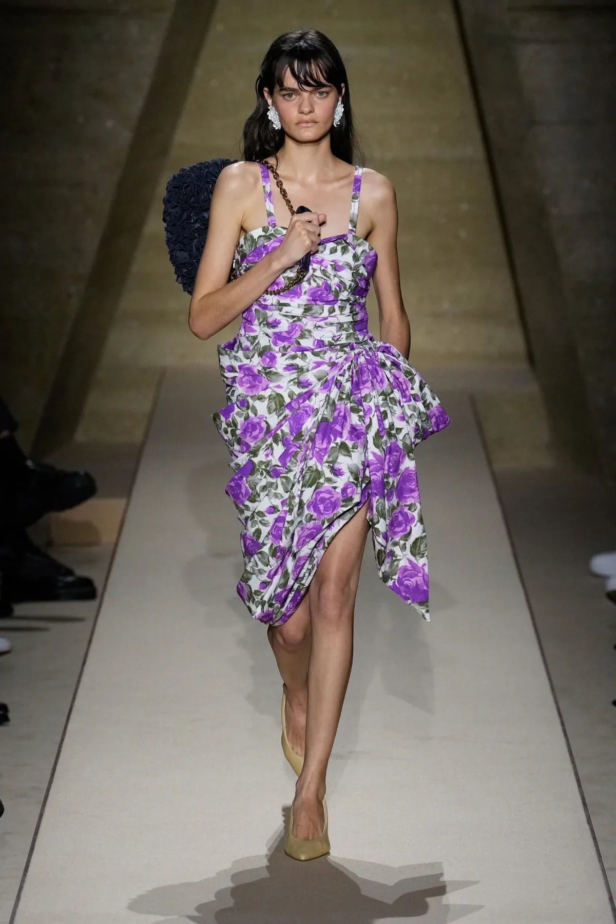 Chloé Xuân/Hè 2026: Hành trình tìm lại bản sắc couture Chloé Xuân/Hè 2026: Hành trình tìm lại bản sắc couture