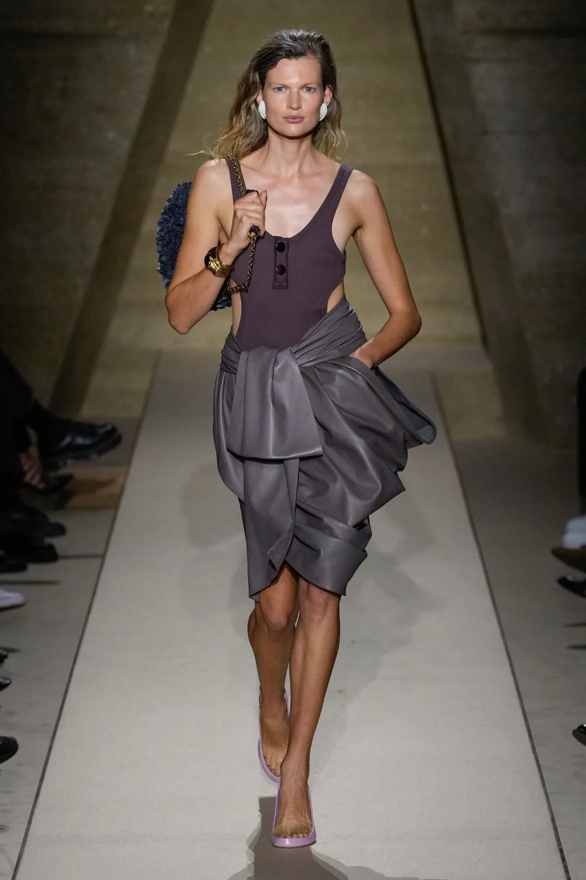 Chloé Xuân/Hè 2026: Hành trình tìm lại bản sắc couture Chloé Xuân/Hè 2026: Hành trình tìm lại bản sắc couture